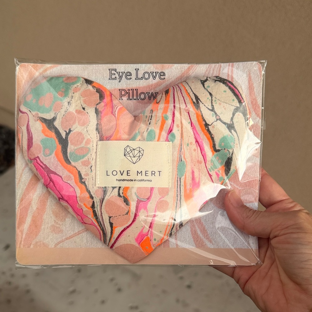 Heart-Shaped Bath Pillow - Pink and Cream
